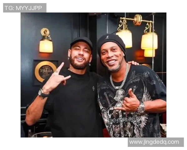 夜店足球球星视频曝光揭秘球场外的精彩生活与争议时刻 夜店足球球星视频曝光揭秘球场外的精彩生活与争议时刻