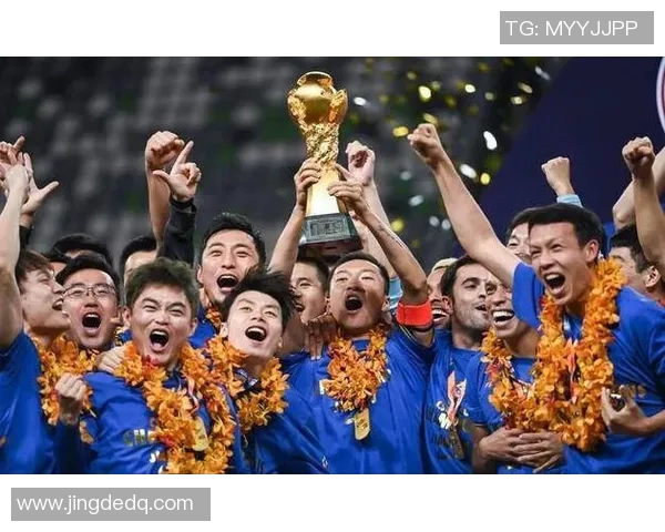 当昔日绿茵传奇再度登场以光影之梦重燃足球激情 当昔日绿茵传奇再度登场以光影之梦重燃足球激情