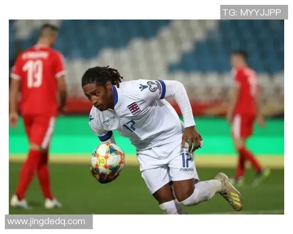 斯洛伐克足球球星风采全解:从顶尖赛场到背后故事的深度剖析 斯洛伐克足球球星风采全解:从顶尖赛场到背后故事的深度剖析