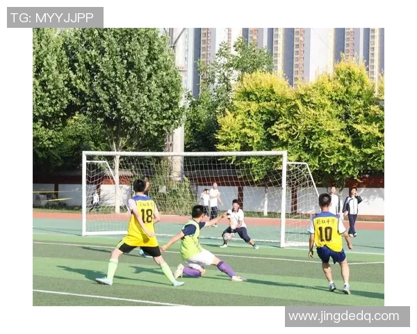 球星齐聚野球场激情对决点燃足球梦想新篇章